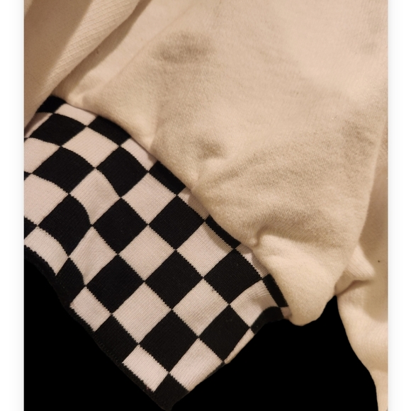 M8 CHECKERD WHITE HUGH HODDIE CROP ONE OF A KIND SWEATSHIRT. - Picture 3 of 8